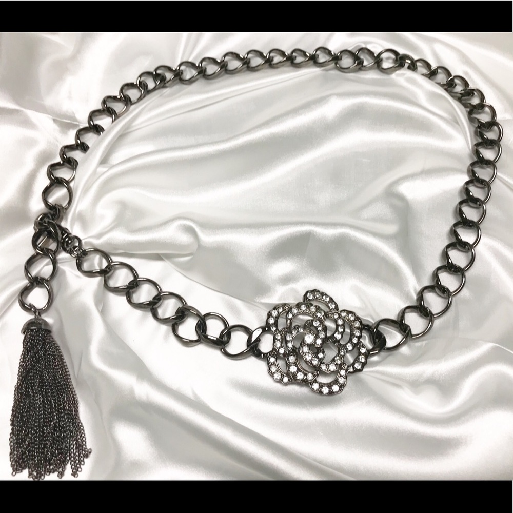 Express black chain flower belt